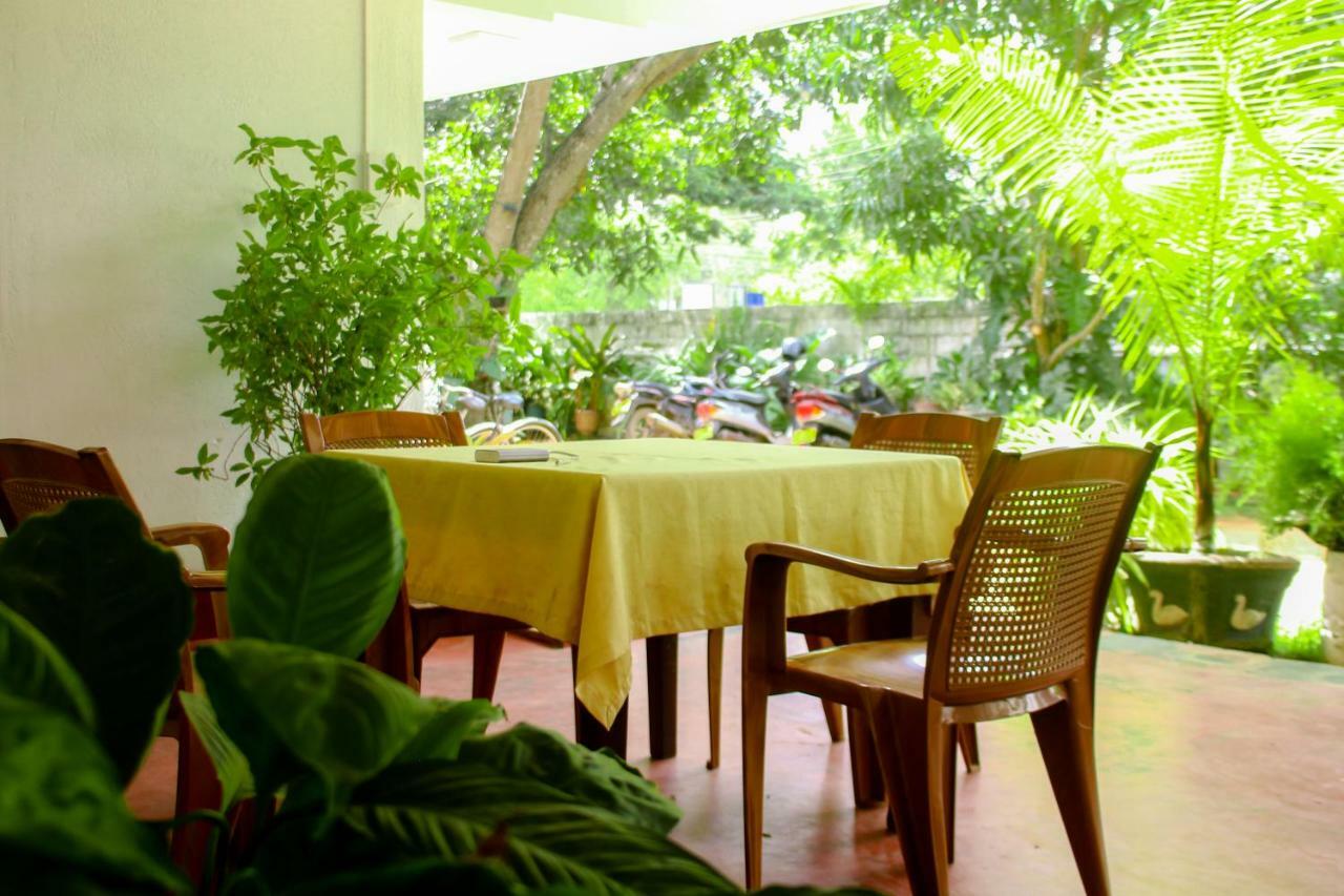 Molino Tourist Rest Anuradhapura Hotel Buitenkant foto