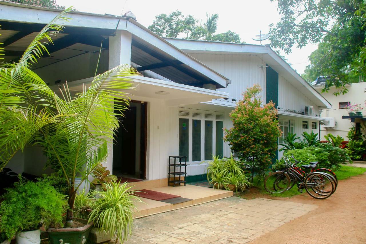 Molino Tourist Rest Anuradhapura Hotel Buitenkant foto