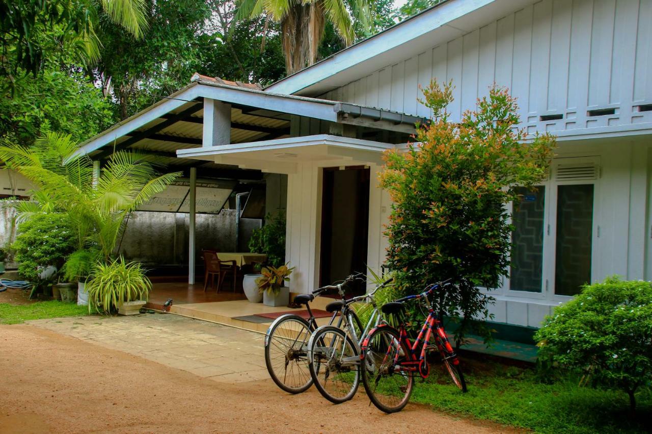 Molino Tourist Rest Anuradhapura Hotel Buitenkant foto